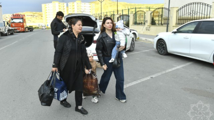 Daha 68 ailə doğma yurda yola salındı 