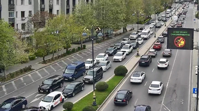 Paytaxtın bu küçələrində sıxlıq müşahidə edilir - SİYAHI - FOTO 