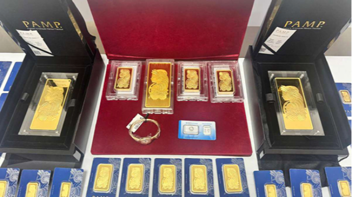 İstanbuldan Bakıya 2 milyonluq qızıl-brilyant keçirmək istədilər - FOTOLAR 