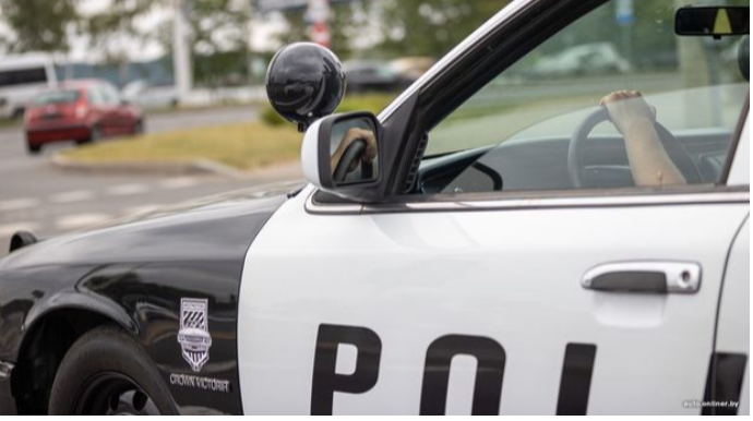 Polis avtomobillə onu köməyə çağıran yaralının üstündən keçdi - FOTO