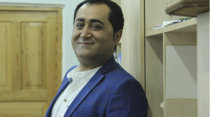 “Bir mahnı oxudum, özümə maşın aldım” - Aparıcı 