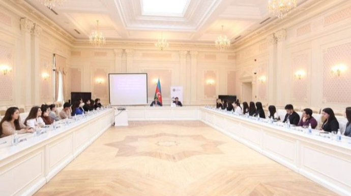 Ali Məhkəmə və MEDİA tələbələr üçün seminar keçirib  - FOTO