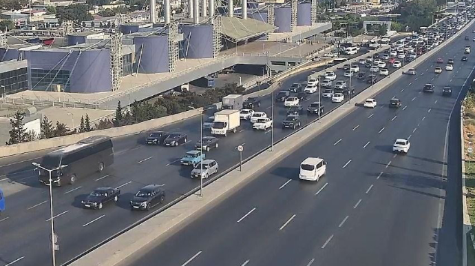 Bakının bu yollarında tıxac var