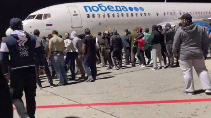 Mahaçqala hava limanında iğtişaşlar nəticəsində 9 polis yaralanıb 