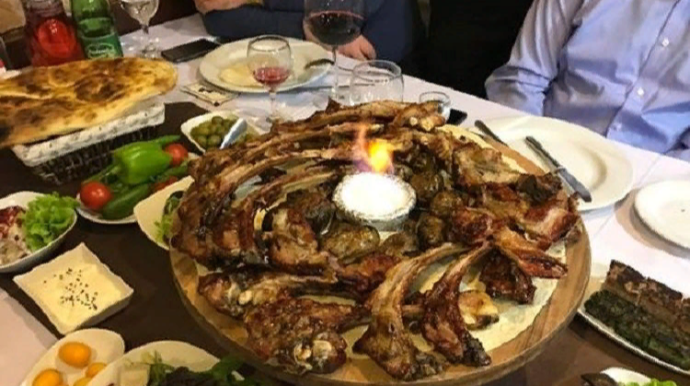 Saatlıda yeyib-içmək məclisi təşkil edən şəxslər cərimələndi