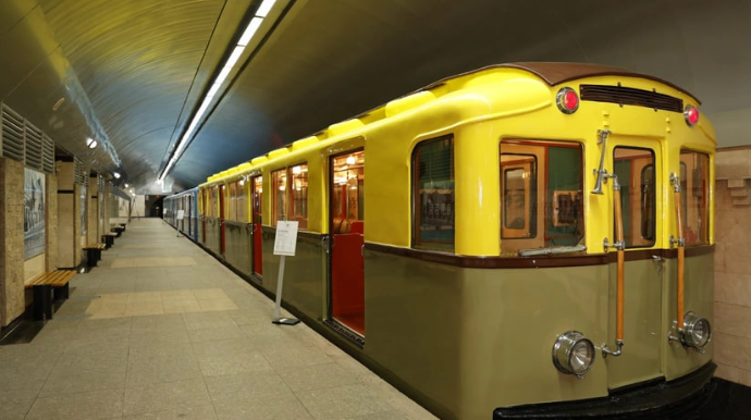 Бакинский метрополитен готовит новогодний сюрприз для пассажиров - ФОТО