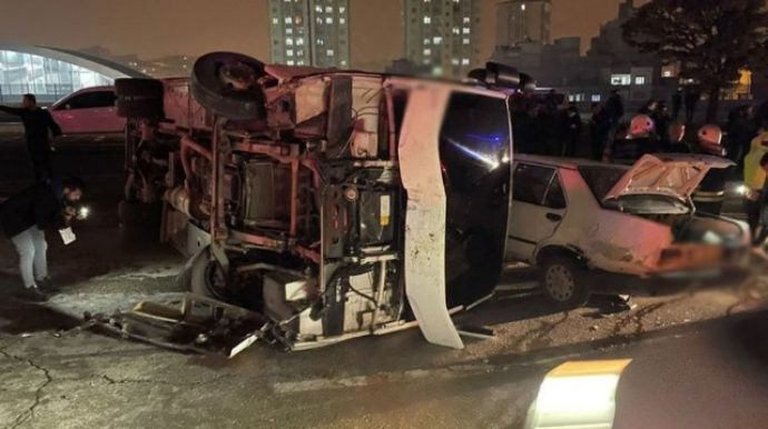 Türkiyədə polis avtobusu aşdı - 5 yaralı 