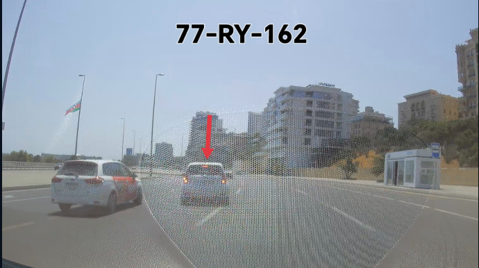 Öz rahatlığını düşünən sürücü hamıya təhlükə yaratdı  - VİDEO