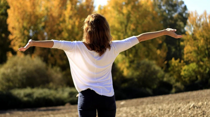 Alimlər insanın ən xoşbəxt olduğu yaşı açıqladı 