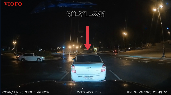 Bu dairədə əksər sürücülər çaş-baş qalırlar: Yol verməyə ehtiyac yoxdur - VİDEO