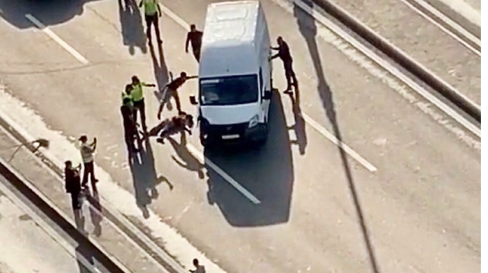 Müşfiqabadda ağır qəza:  Yük maşını qayda pozan piyadanı vurdu  - VİDEO