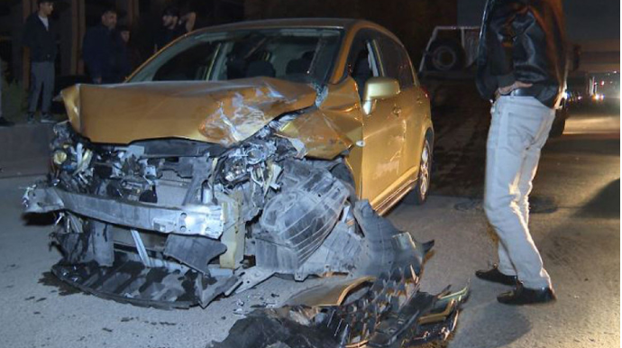 Abşeronda zəncirvari qəza - 1 nəfərin qolu sındı - FOTO 