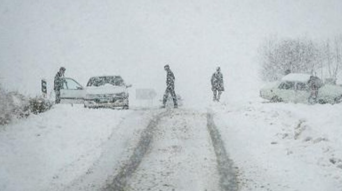 60 nəfər soyuqdan donaraq öldü