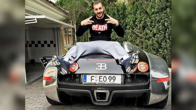 Məşhur futbolçunun 2,5 milyon avroluq “Bugatti”si - FOTOlar