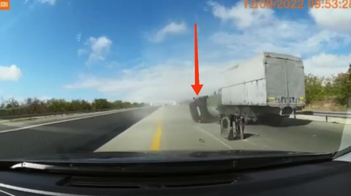 Şamaxı yolunda yuxuluyan sürücünün törətdiyi dəhşətli qəza - REAL VİDEO 