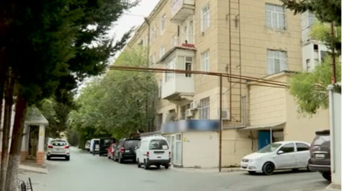 Bakının bu küçələrindən keçməyin! - Başınıza daş düşə bilər - VİDEO 