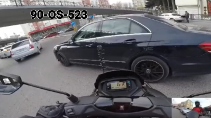 Yolu kəsən sürücü mopedə təhlükə yaratdı  - 3 bal 60 manat cərimə - VİDEO