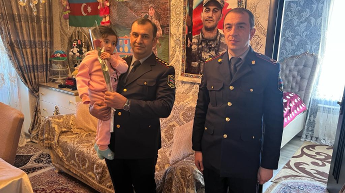 Daşkəsən polisi 8 Mart münasibətilə şəhidlərin qadın ailə üzvlərini təbrik ediblər - FOTO