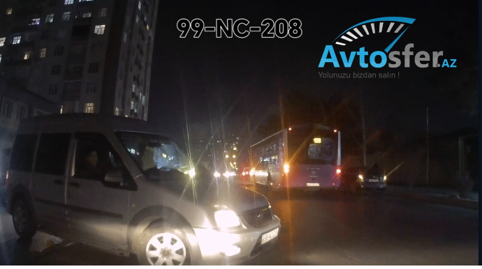 Yol verdiyini düşünən sürücü yolun ortasında gözləyib hərəkəti dayandırdı - VİDEO