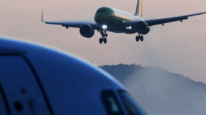 Moskvanın hava limanlarında uçuşlar təxirə salınıb və gecikib 