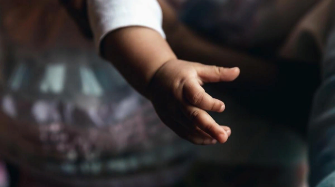 Yerevanda qadın körpəni doğub zibil çəninə atdı