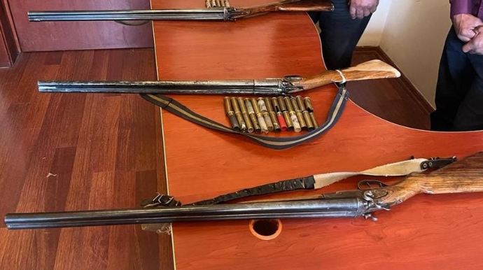 Quba sakinlərində qanunsuz saxlanılan odlu silahlar aşkarlanıb  - FOTO