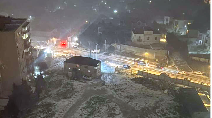 Bakıya qar yağır - VİDEO 