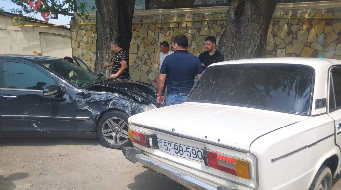 Tovuzda iki minik maşını toqquşdu - Xəsarət alan var - FOTO