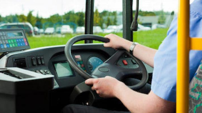 65 yaşdan yuxarı sürücülərin avtobus sürməsi qadağandır? – RƏSMİ AÇIQLAMA  