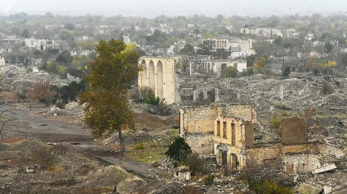 Ağdamda minaya düşənlər yaxınlarının məzarını ziyarət ediblər