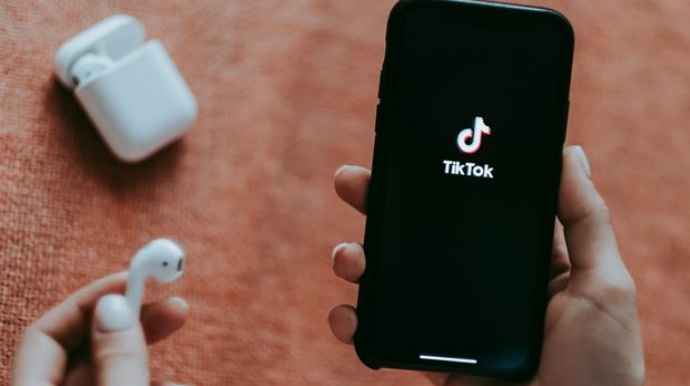 “Tik-Tok”  yeddi milyondan çox istifadəçinin hesabını bağladı