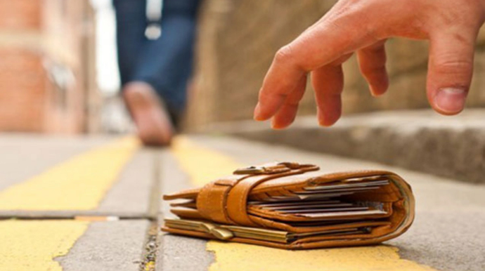 Kirayə ev axtaran qadın və qızı basqına məruz qaldılar 