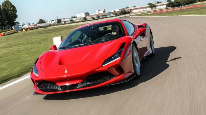 Ferrari представит свой первый электромобиль