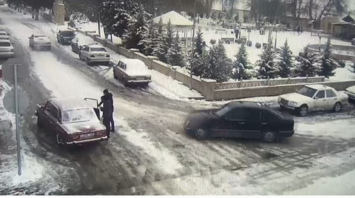DİN qarlı yollarda baş verən qəzaların görüntülərini yaydı - VİDEO