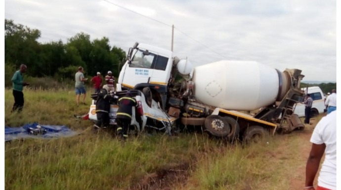 Cənubi Afrikada 2 məktəb avtobusu qəzaya uğrayıb, 15 nəfər ölüb 