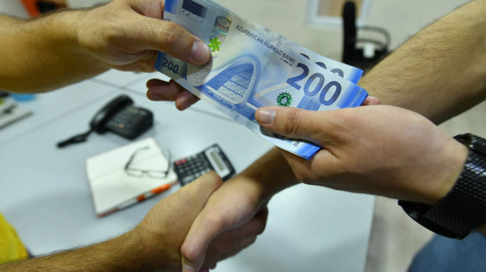 Bakıda maaşlar artıb   