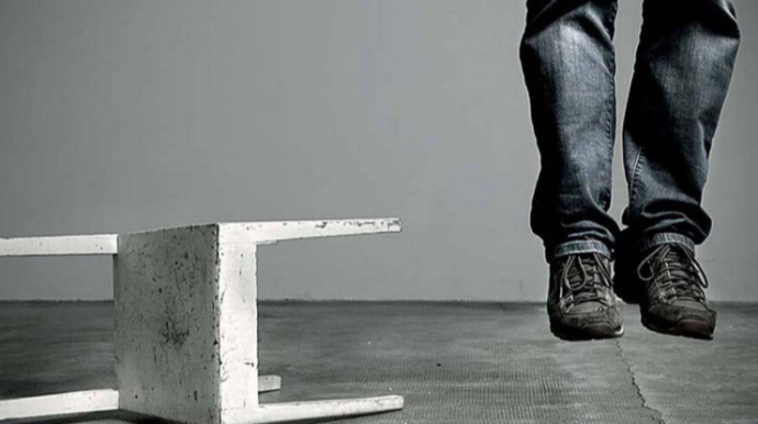 Şirvanda gənc oğlan özünü asdı