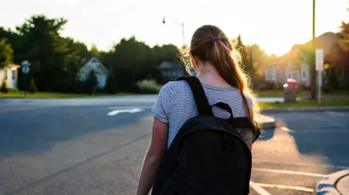 Yeniyetmələr niyə evdən qaçır? 