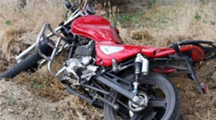 Oğuzda motosiklet aşıb - xəsarət alanlar var 