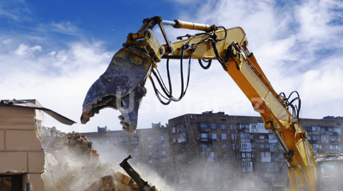 Bakının məşhur universitetində söküntü işləri başlayır