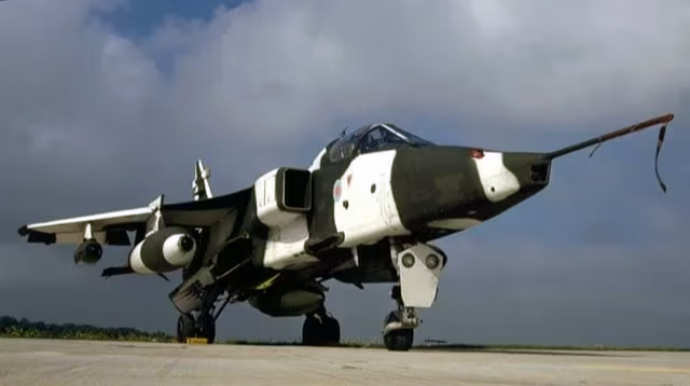 Hərbi təyyarə qəzaya uğrayıb 