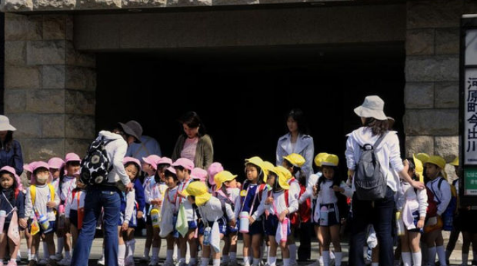 Yaponiyada faciə: Avtobusda unudulan uşaq  günvurmadan öldü
