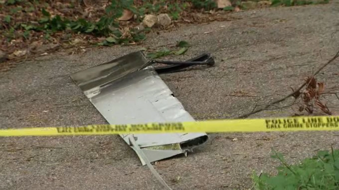 Təyyarə uçuş zamanı qanadının bir parçasını itirdi - FOTO