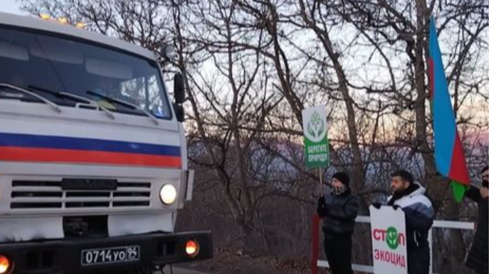 Sülhməramlıların avtomobilləri Xankəndi yolunda maneəsiz hərəkət edirlər - FOTO 