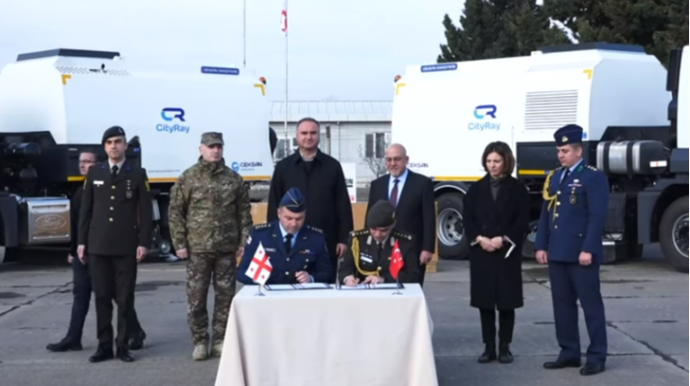 Türkiyə Gürcüstana bu hərbi texnikaları verdi