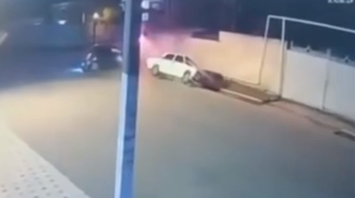 Lənkəranda qırmızıda keçən "07" ağır qəza törətdi  - VİDEO