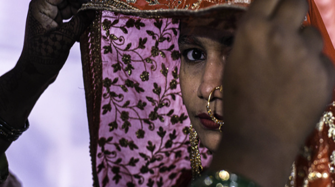 Azyaşlı qızlarla evlənən  2 mindən çox kişi tutuldu