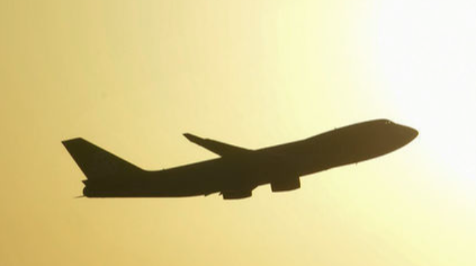 Bakı-İstanbul təyyarəsi başqa hava limanına endi - AÇIQLAMA 