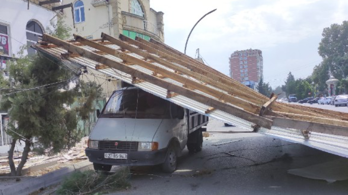 Xaçmazda külək fəsadlar törətdi - FOTO - VİDEO