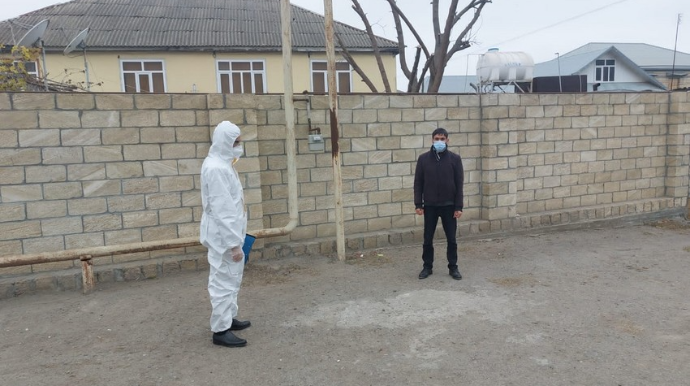 Koronavirus xəstələri ictimai yerlərdə aşkar edilərək saxlanılıblar 